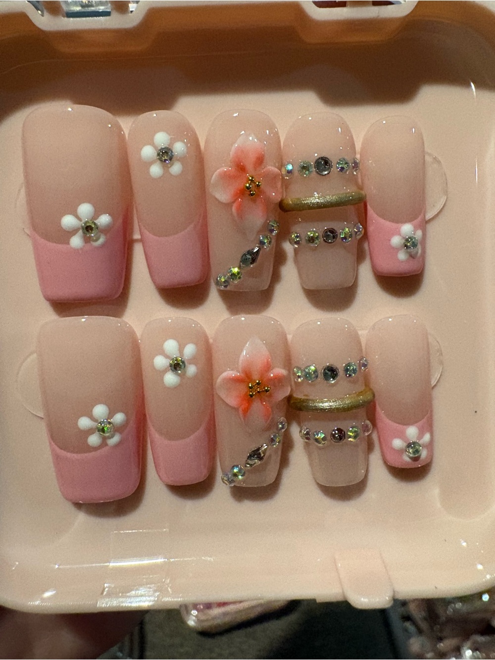 Press-On Nails - Picture 4 of 13